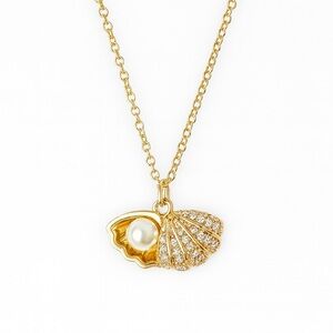 Elegant Gold Shell Pendant Necklace